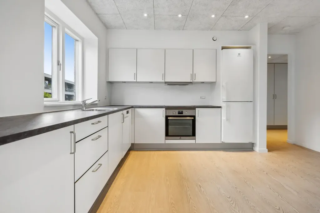 Cuisine - Modern Flat with Balcony in 8995