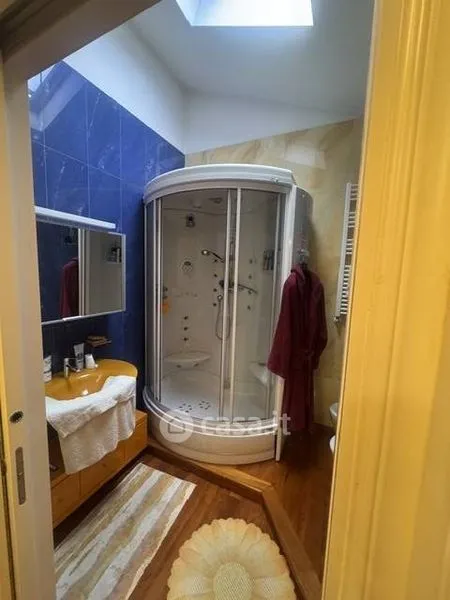 Bathrooms - Two-Level Flat with Sea View in Grottammare