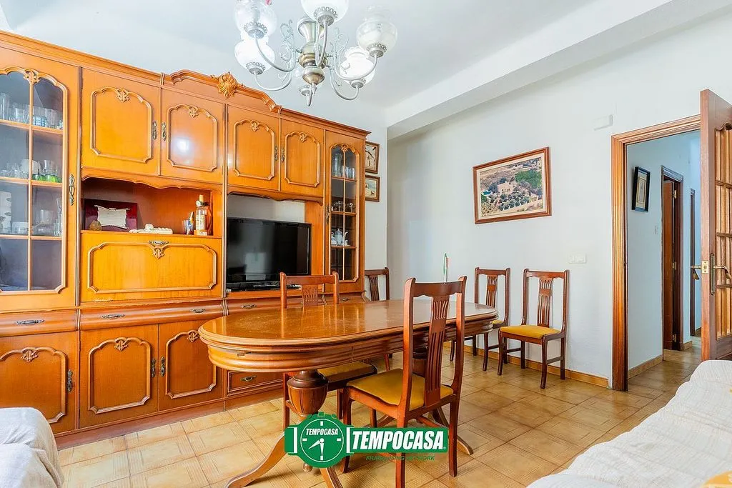 Söögituba - Apartment with Balcony in Ayora, Valencia