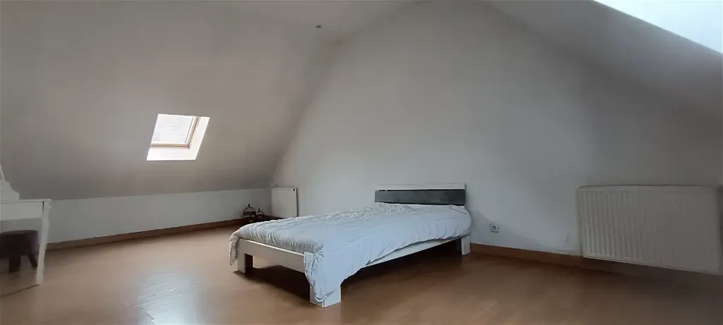 Chambres - Maison Rénovée avec Jardin à Roubaisienne