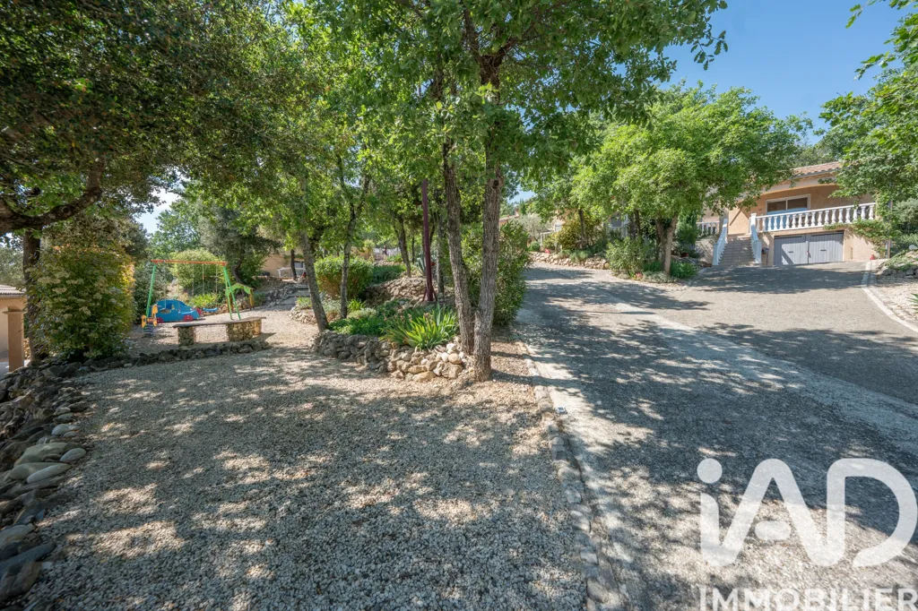 Extérieur - Ensemble Immobilier avec Vue à Lagorce