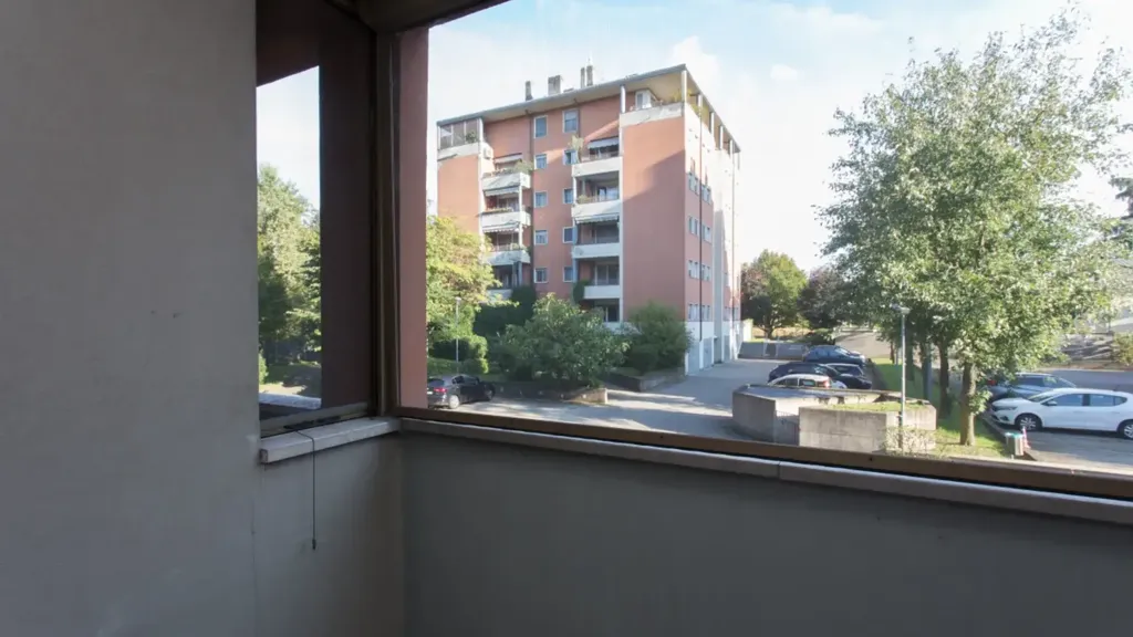 Rõdu - Trilocale with Balcony in Figino, Milan