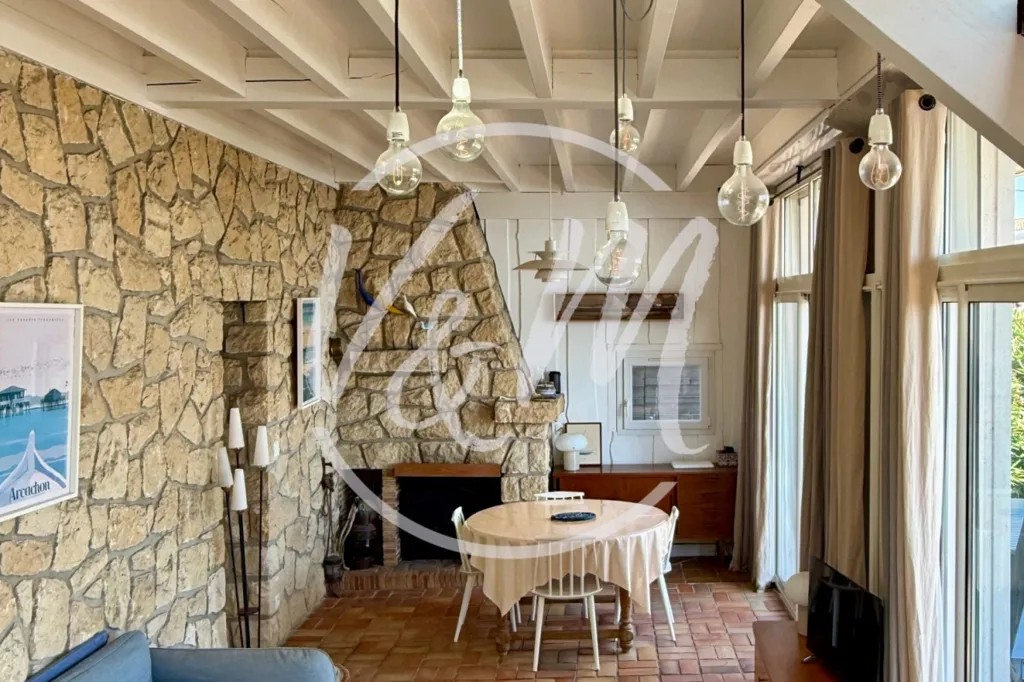 Séjour - Villa avec vue sur le bassin à Taussat