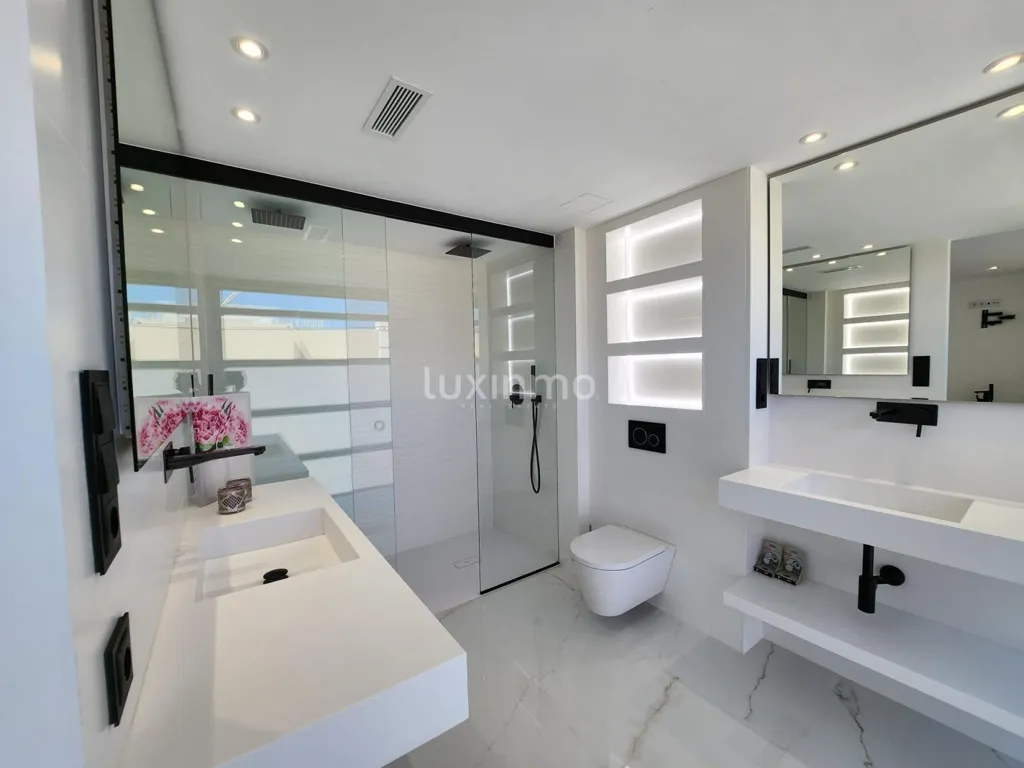 Salles de bain - Penthouse Flat with Sea Views in Ibiza