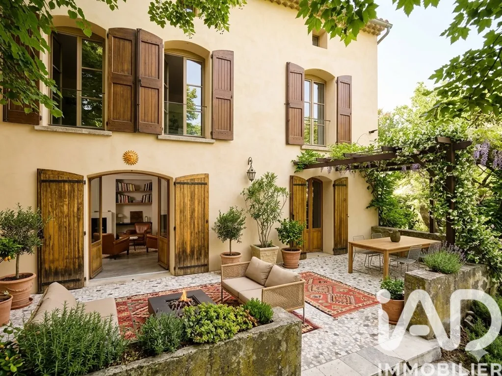 Maison 10 pièces à Saint-Étienne-les-Orgues