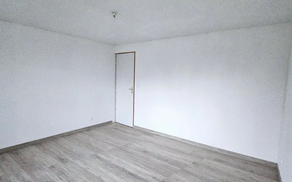 Pièces - Appartement T3 avec Double Vitrage à Saint-Quentin