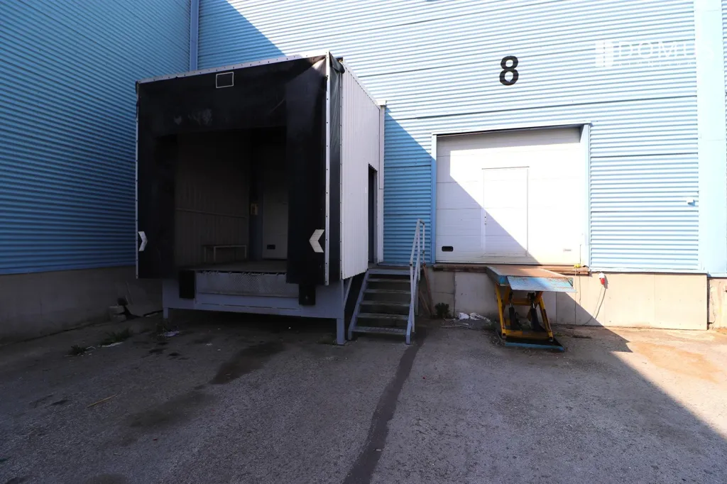 Garage - Warehouse Space with Loading Bay in Vana-Tartu