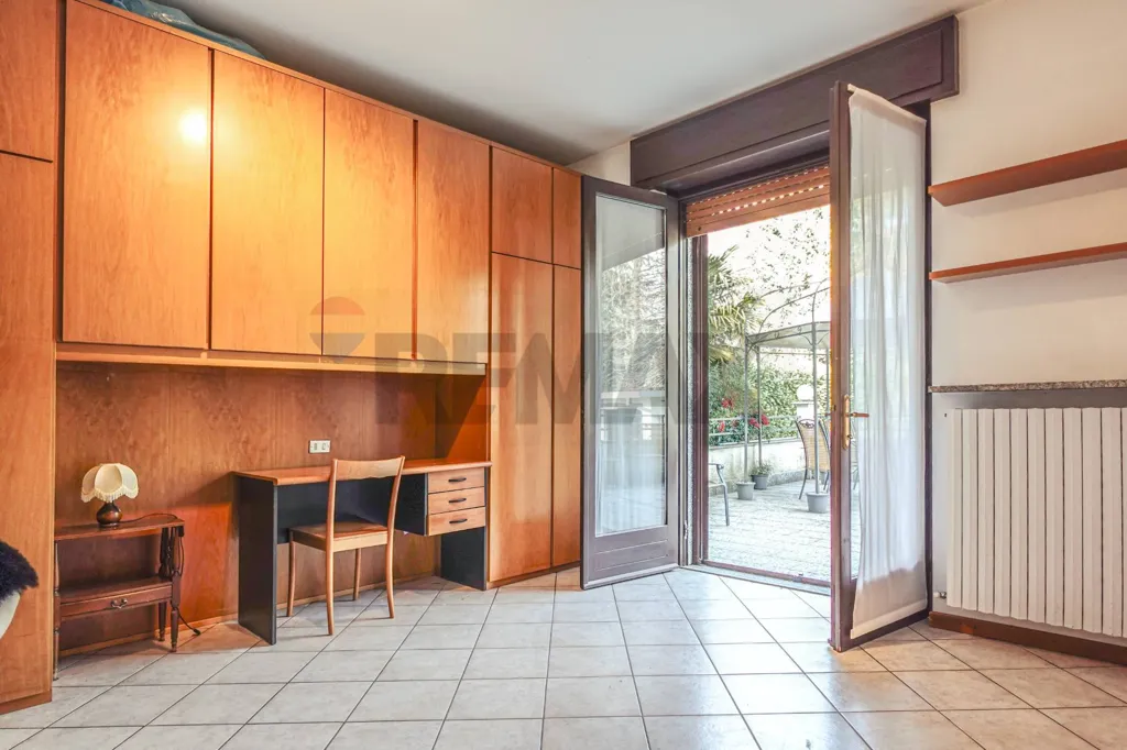 Kabinet - Bifamily House with Terrace in Gorla Minore