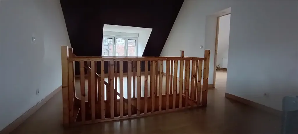 Pièces - Maison Rénovée avec Jardin à Roubaisienne