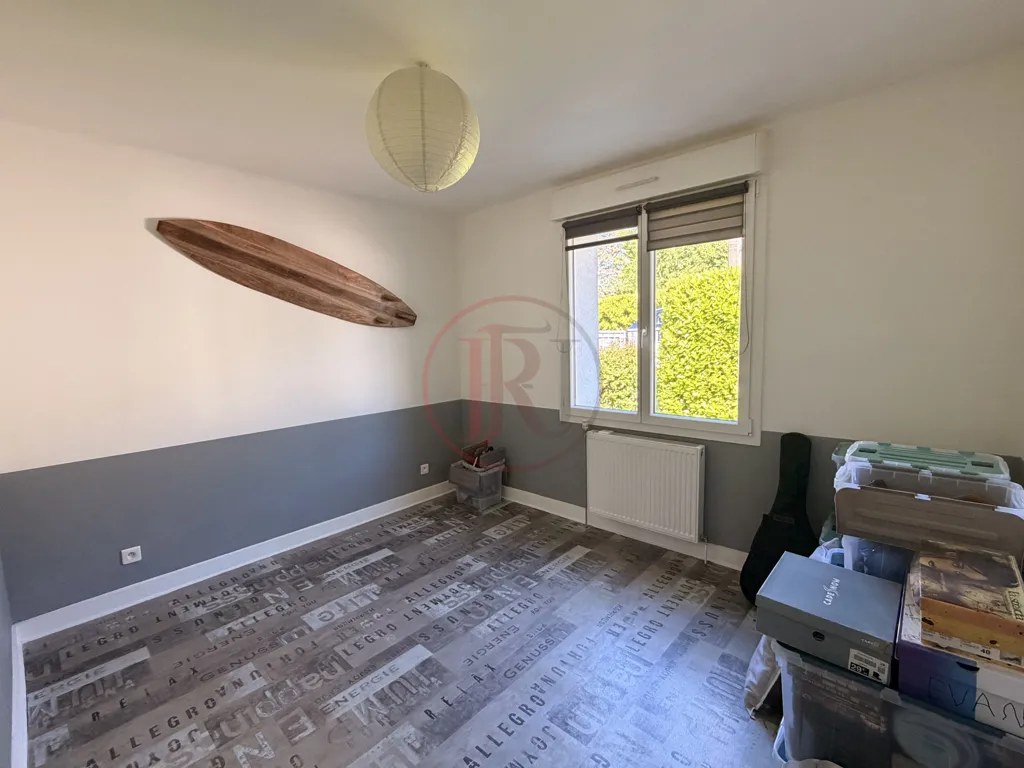 Chambres - Maison Individuelle avec Vue à Thise