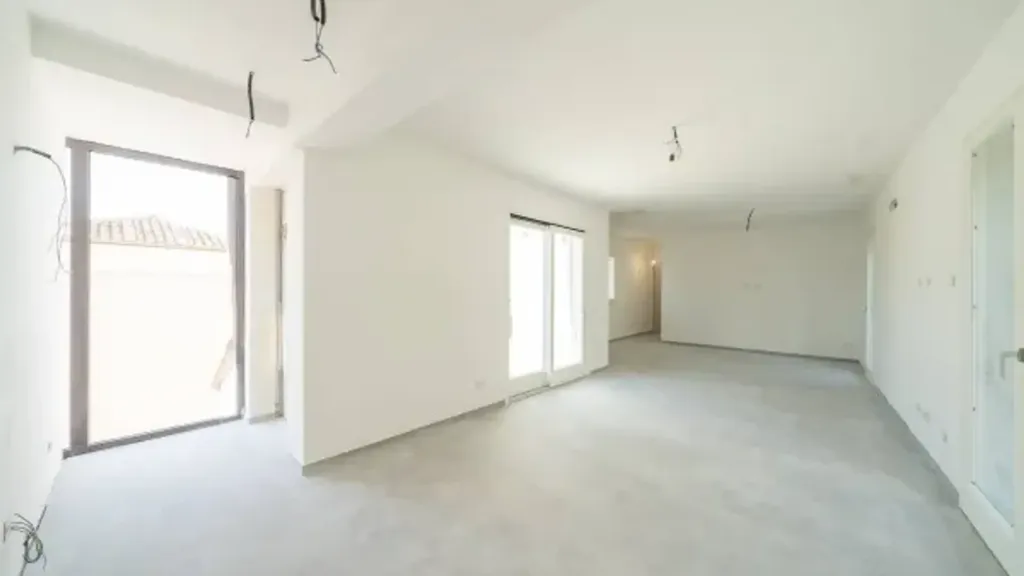 Pièces - Modern Apartment with Triple Exposure in Frascati
