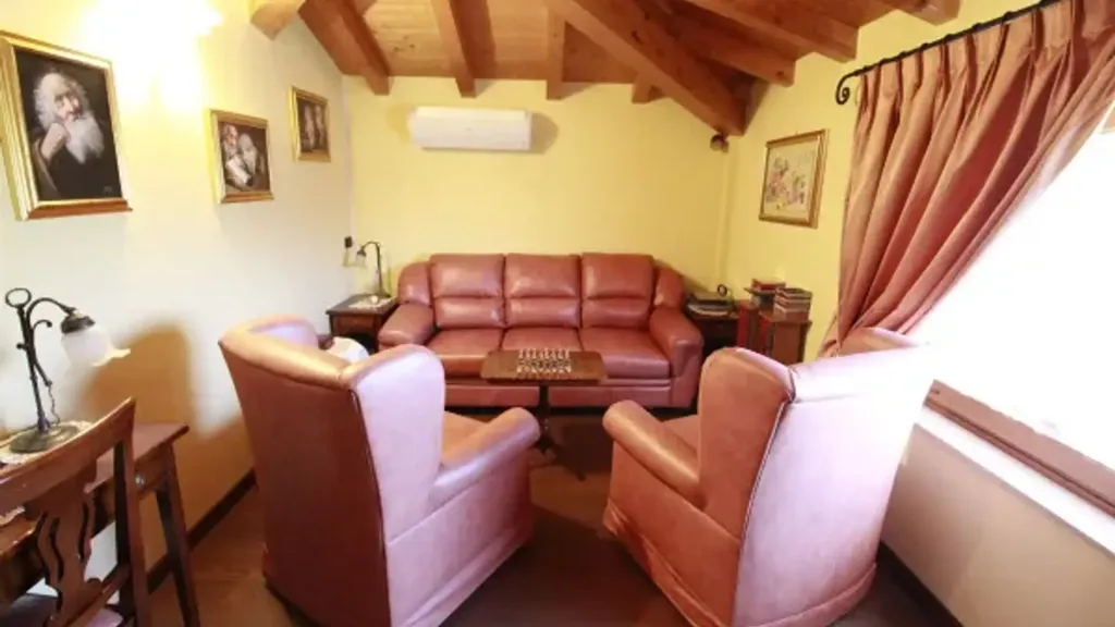 Living Room - Luxury Villa with Office Use in Lucca