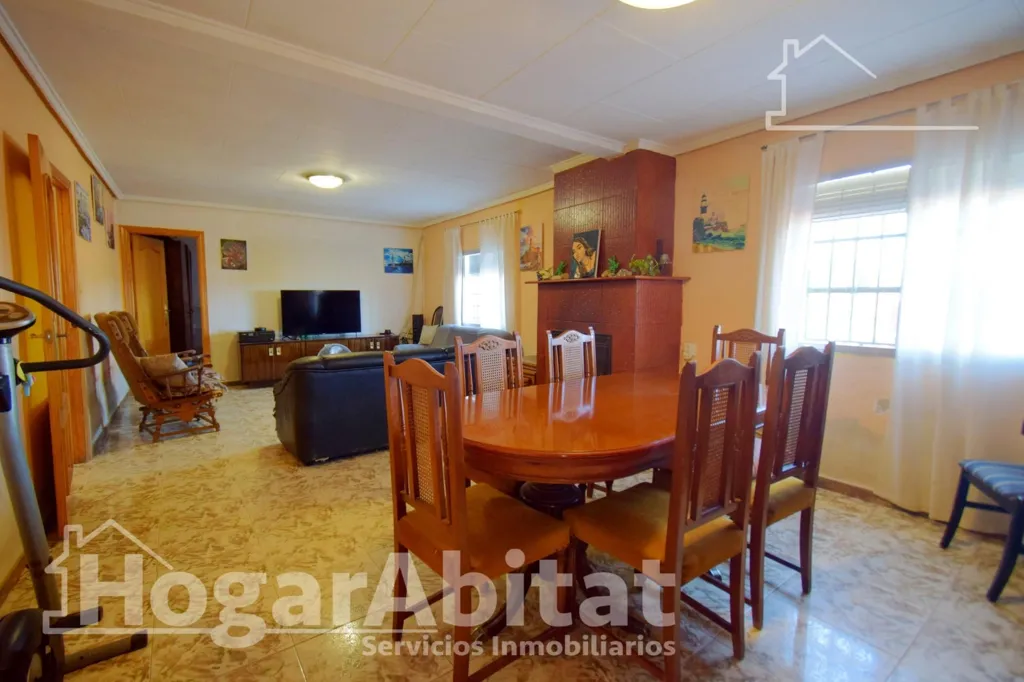 Söögituba - Rustic Chalet with Pool in Vilamarxant