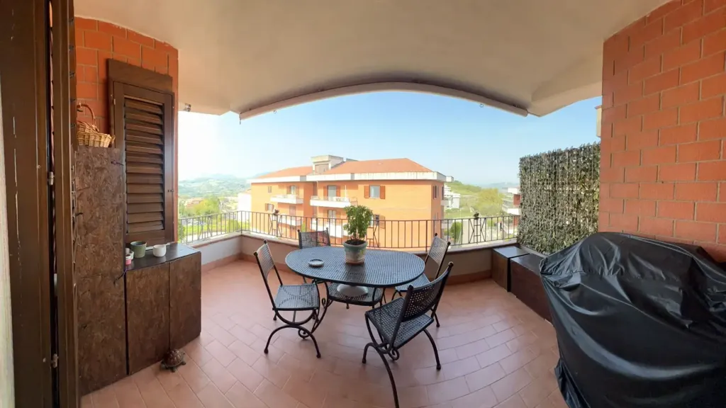 Terrazza - Panoramic Apartment with Garden in Benevento