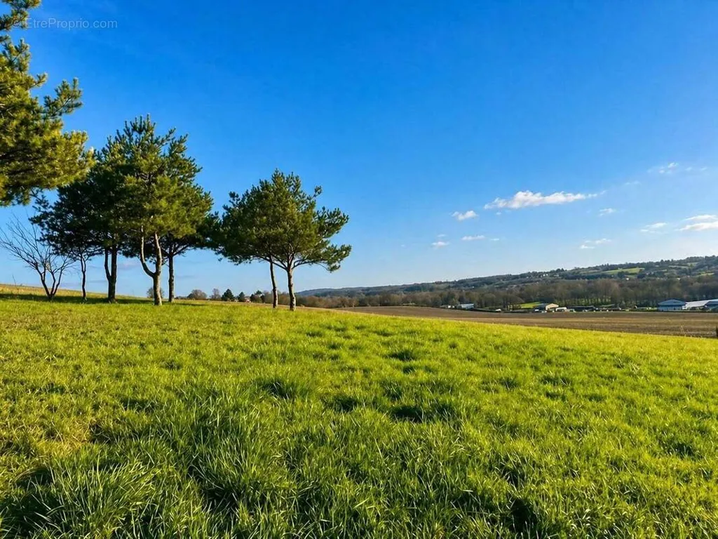Aed - Constructible Plot with View in Villetoureix
