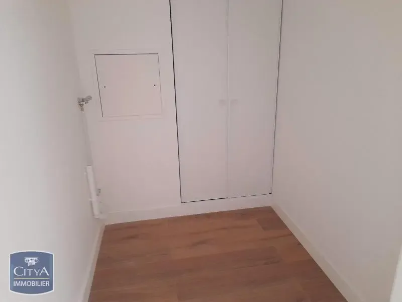 Pièces - Appartement Récent dans Bâtiment Historique à Compiègne