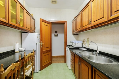 Cuisine - Commercial Building with Terrace in Baza Centre