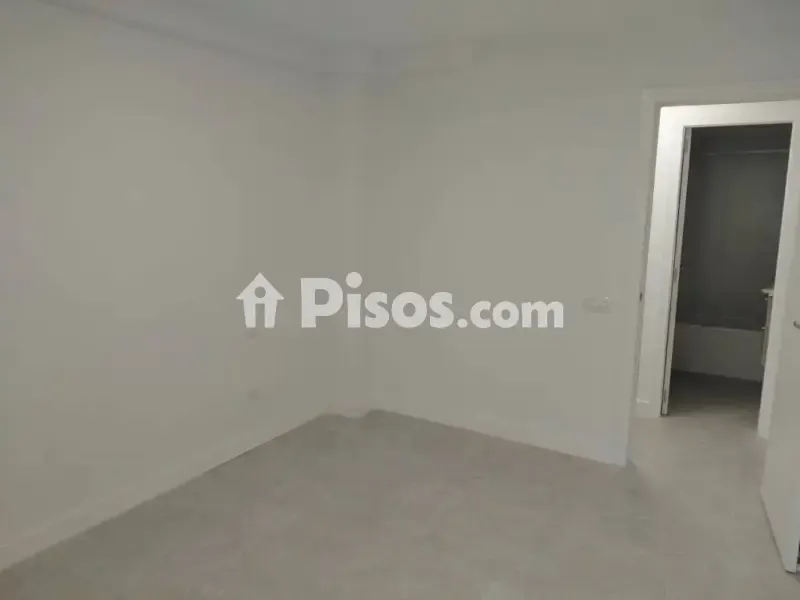Toad - Fully Renovated Flat with Balcony in La Salle