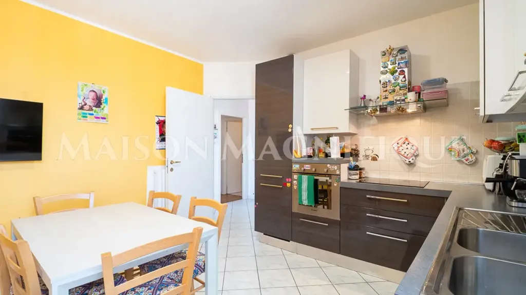 Köök - Modernised Apartment with Monument View in Comacchio
