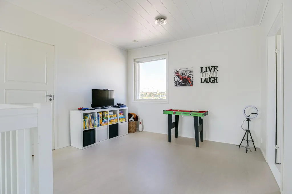 Toad - Contemporary Villa with Lake View in Vihti