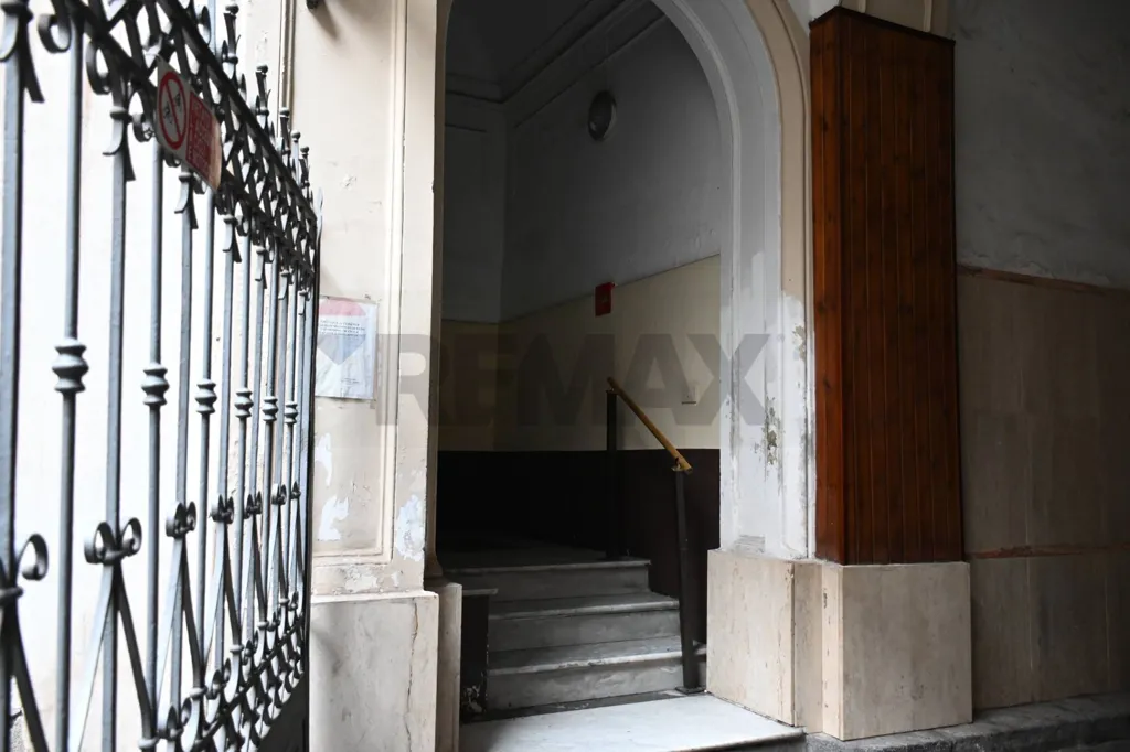 Esik - Apartment with Balcony in Catania Centre
