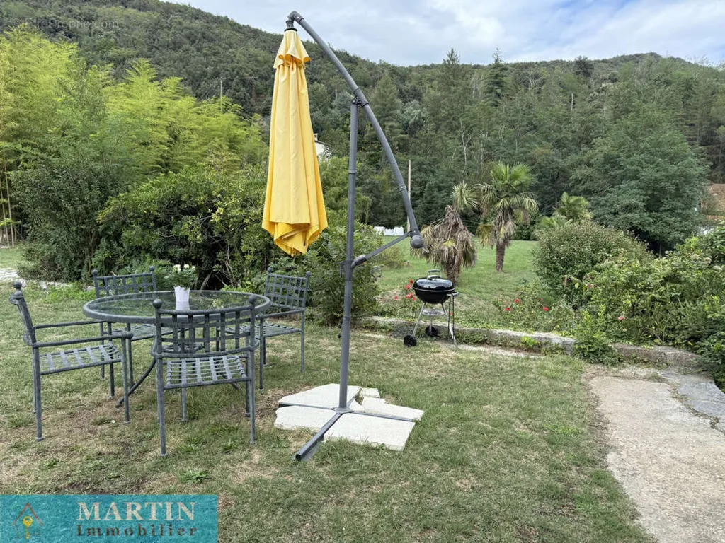 Giardino - Mas with River Access in Peaceful Hamlet