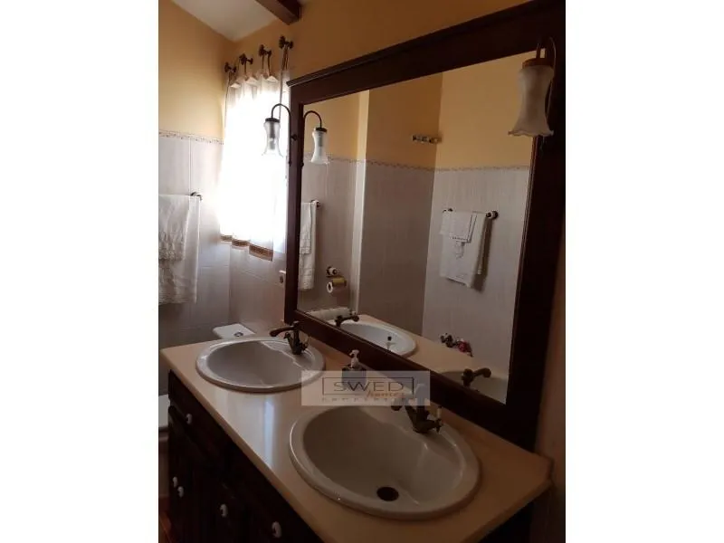 Bathrooms - Semi-Detached House with Terrace in San Pedro