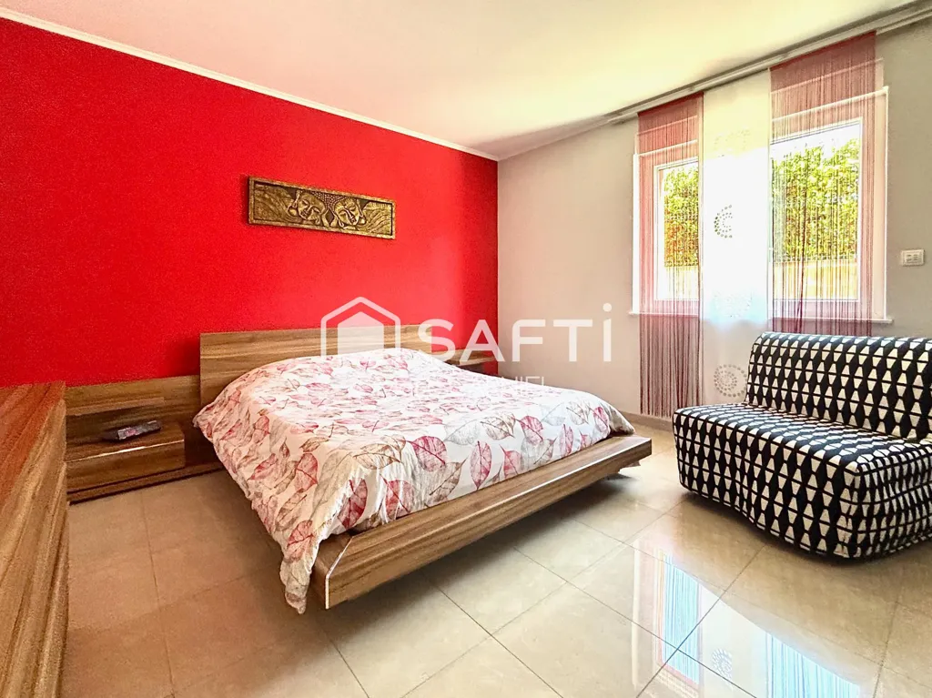 Chambres - Maison Individuelle avec Terrasse à Longlaville