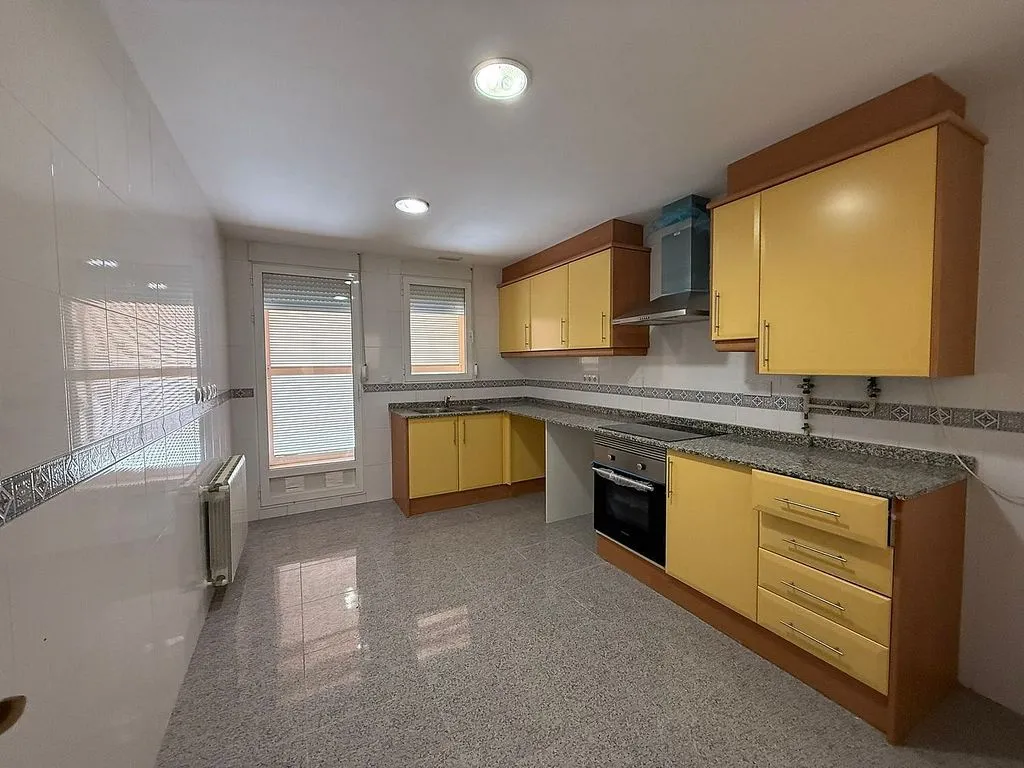 Kitchen - Penthouse with Pool and Terrace in Campolivar