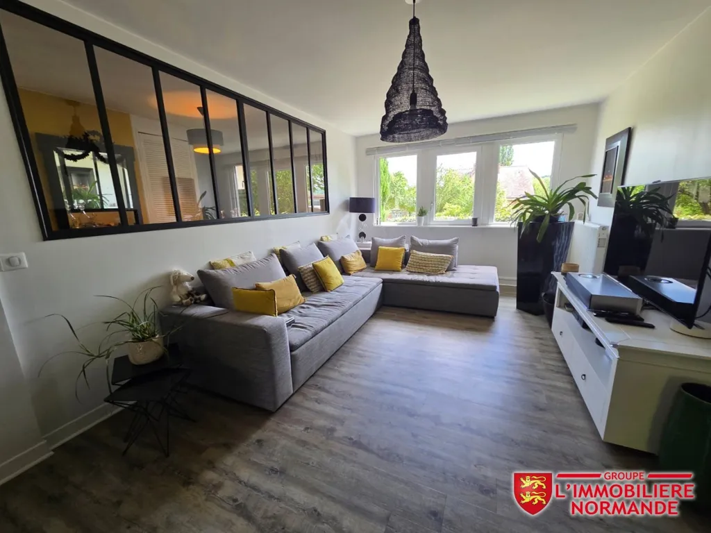 Elutuba - House with Seine View in Quiet Location