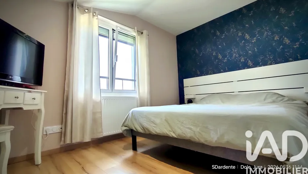 Chambres - Maison Traditionnelle Rénovée avec Balcon à Dole