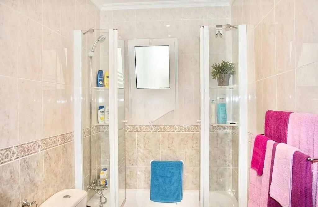 Vannitoad - 1-Bedroom Apartment with Pool in Guardamar