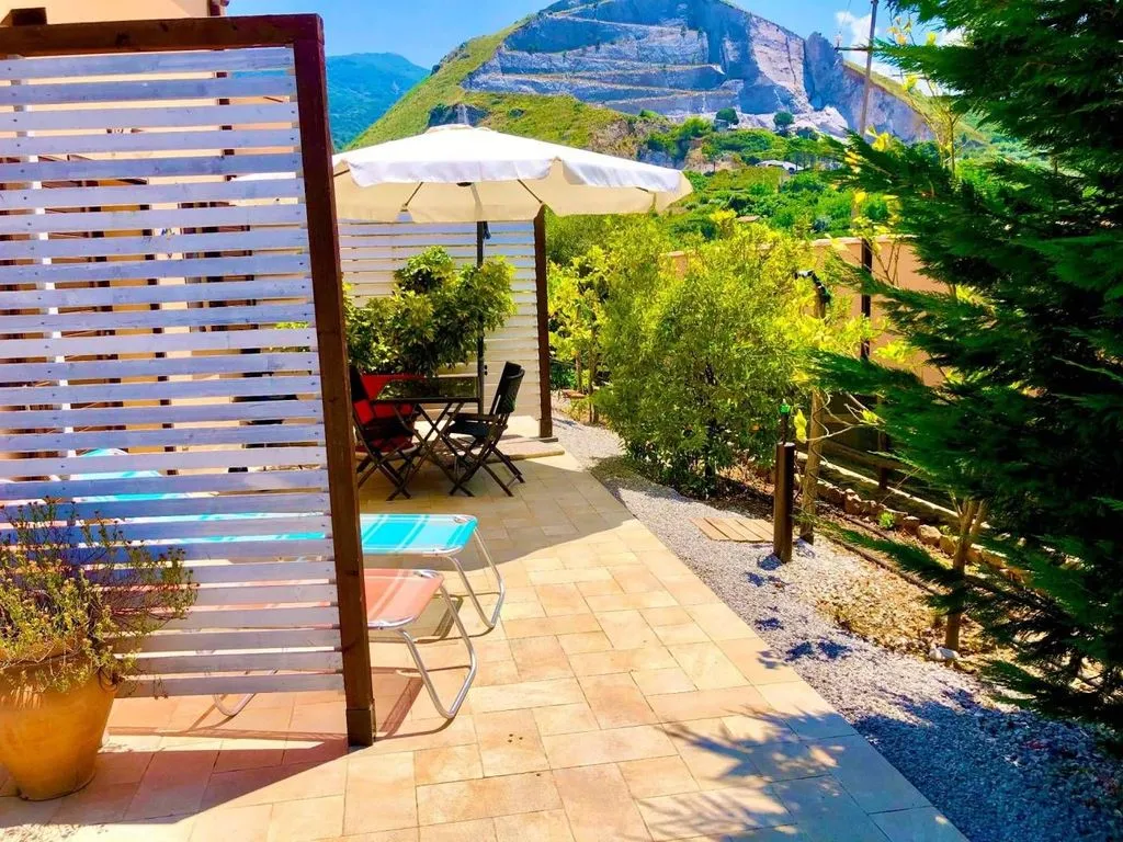 Terrass - Agriturismo with Pool in Cefalù
