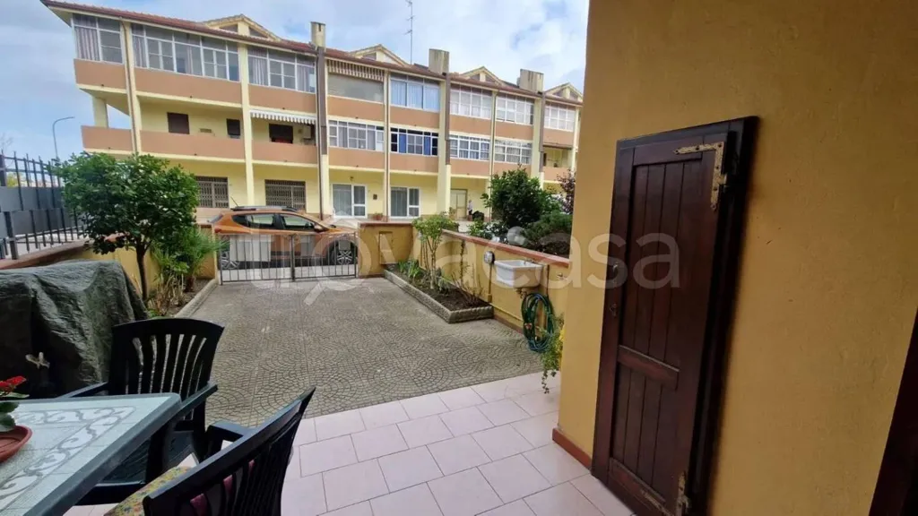 Terrasse - Two-Bedroom Apartment with Private Garden in Comacchio