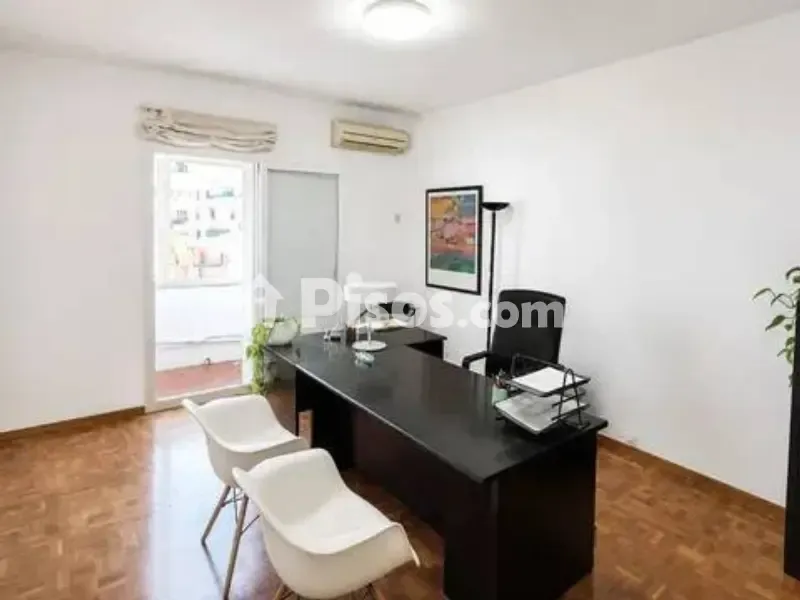 Kabinet - Apartment for Renovation with Double Orientation in Eixample