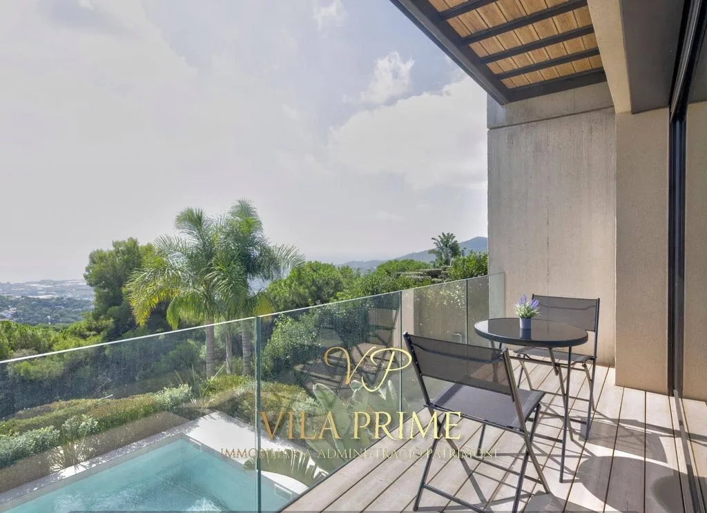 Piscine - Luxury Villa with Sea Views in Cabrils