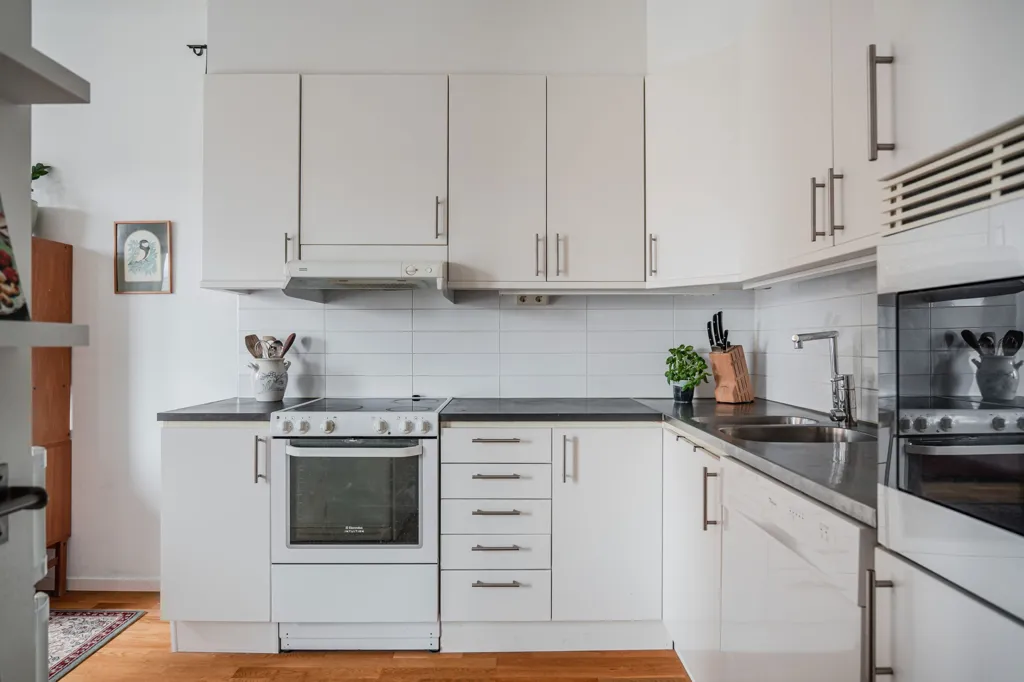 Cuisine - Modern Flat with French Balcony in Central Uppsala