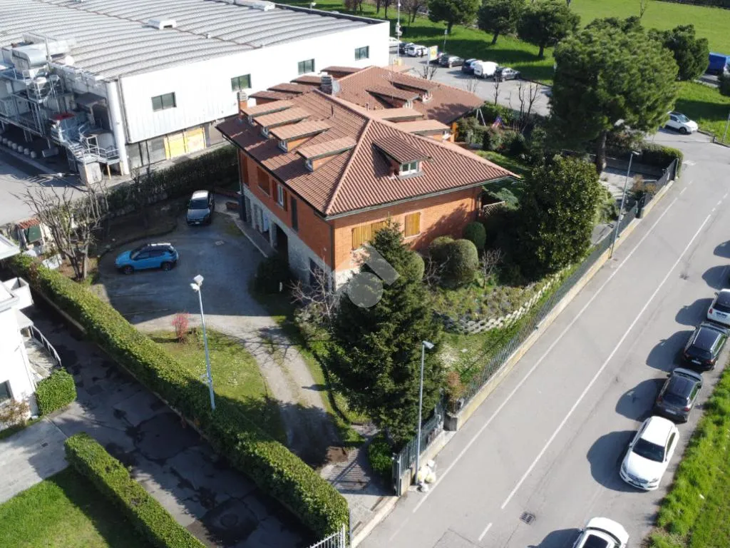 Vue aérienne - First-Floor Apartment with Private Porch in Mozzo