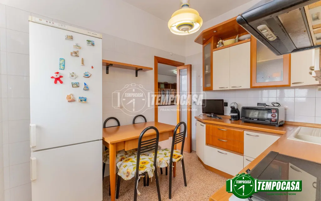 Cuisine - 4-Room Apartment with Balcony in Milan