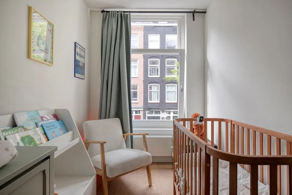 Charming Ground Floor Flat with Garden in Staatsliedenbuurt