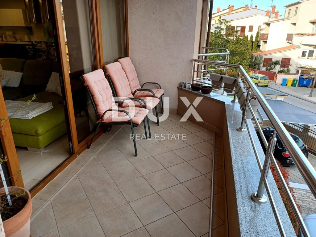 Balcon - Two-Storey Apartment with Terrace in Pula