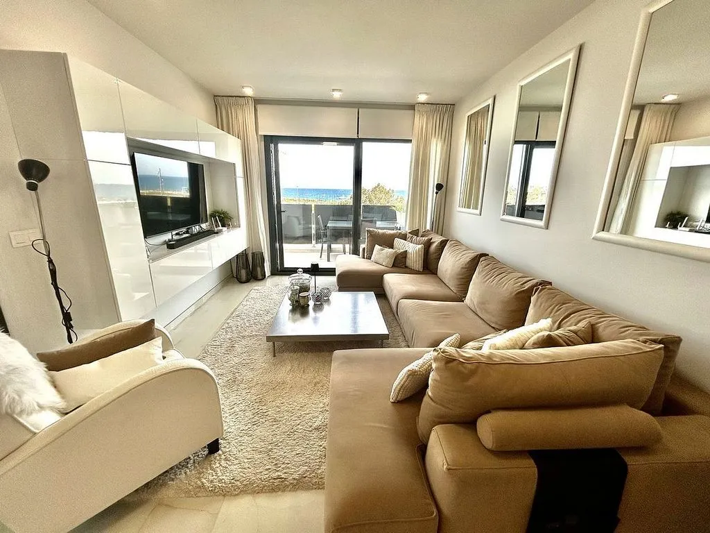 Elutuba - 3-Bed Flat with Pool in Playa Flamenca