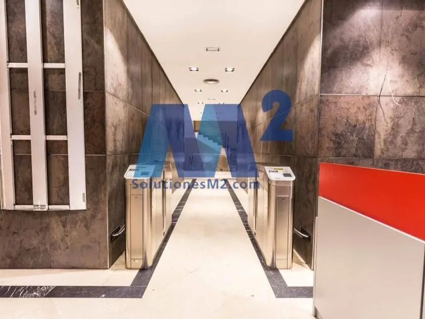 Entrée - Modernised Office Building in Las Rozas, Madrid