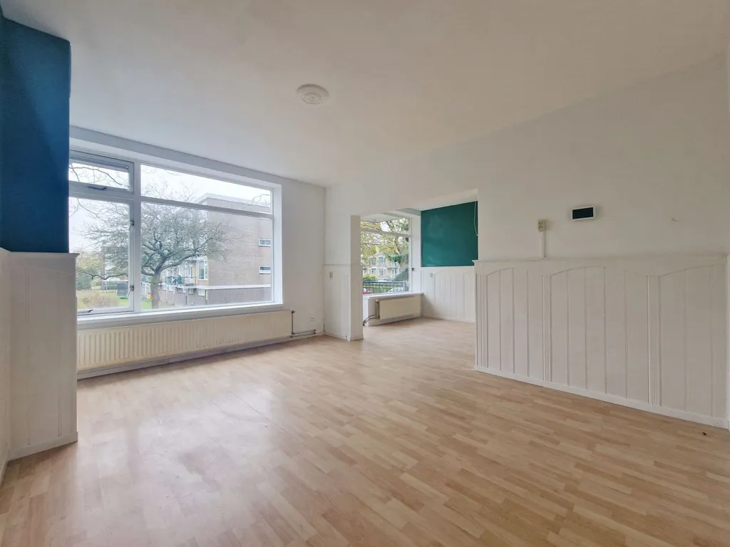 Elutuba - 3-Bedroom Apartment with Balcony in Charlois