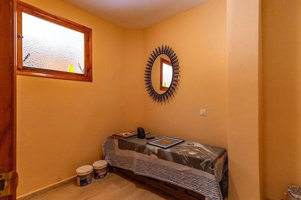 Esik - Traditional Townhouse with Terrace in Pedro Bernardo