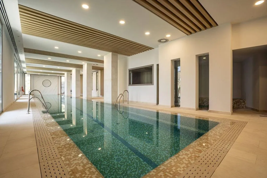 Pool - Luxury Apartment with Sea View in Benahavís