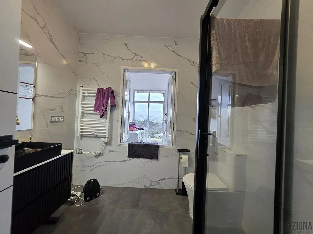 Bathrooms - Chalet with Pool in Rural Parishes, Lerez