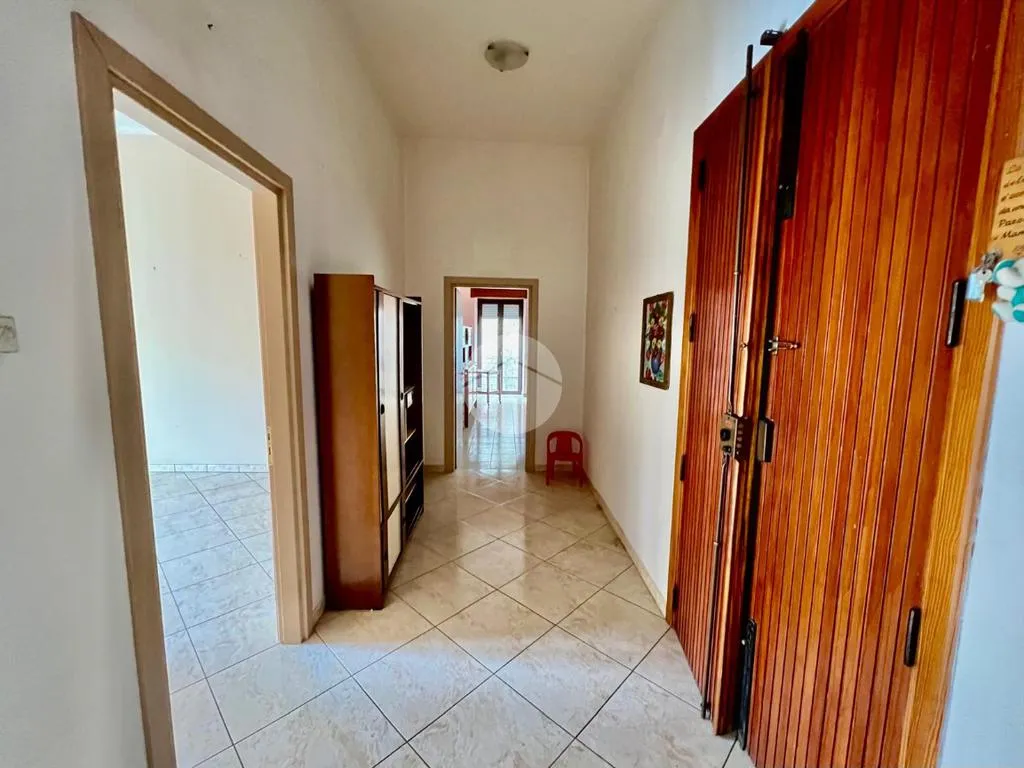 Entrée - Apartment with Balconies in Cosenza Centre
