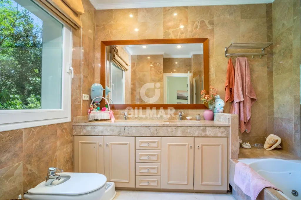Vannitoad - Luxury Villa with Sea View in Benahavís
