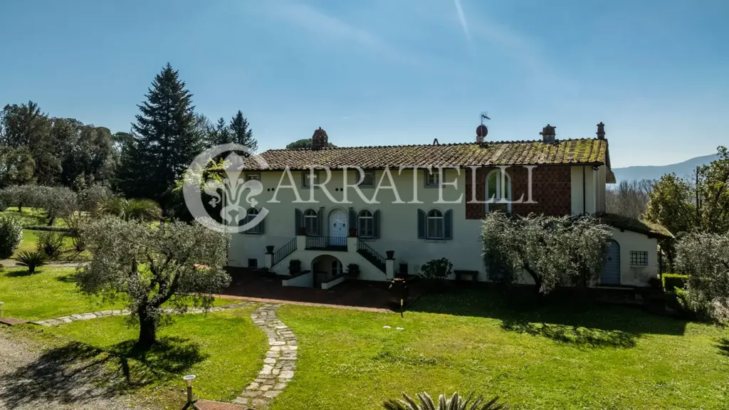Välivaade - Historic Villa with Olive Grove in Capannori